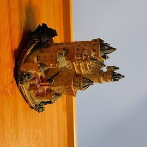 A K's Collection Castle Figurine